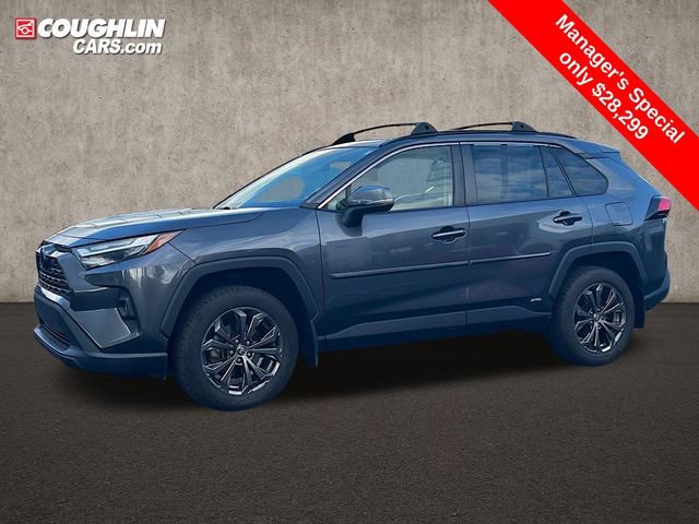 Used 2022 Toyota RAV4 XLE Premium image 11