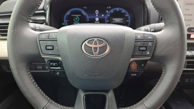 Certified 2025 Toyota Camry XLE image 32