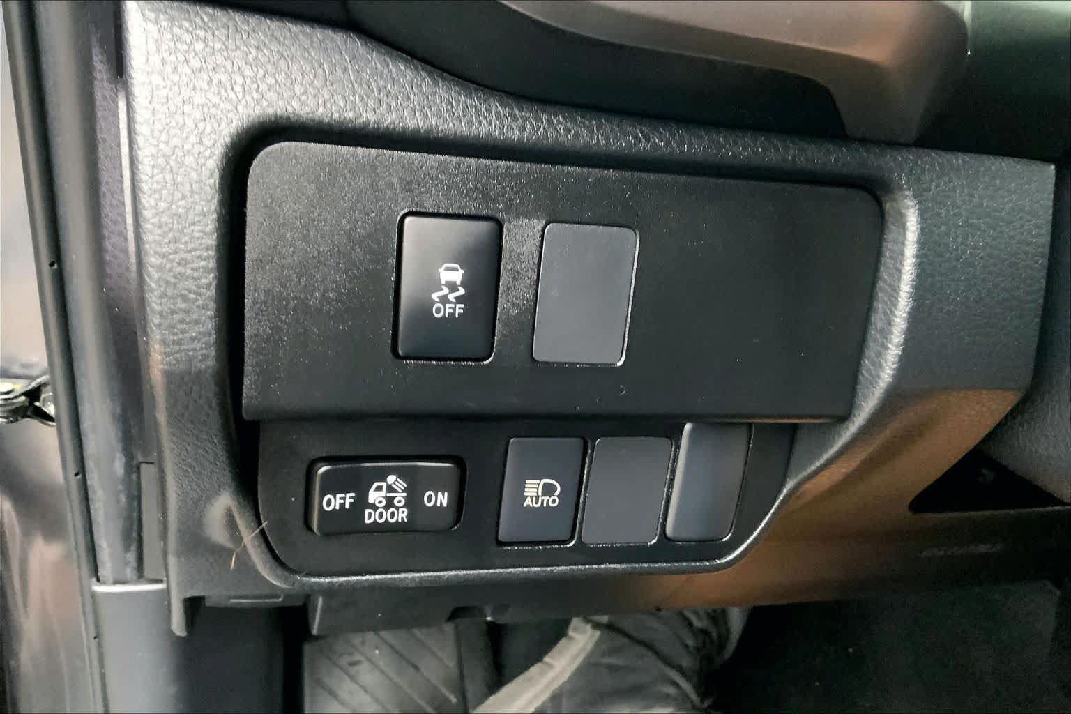 Used 2022 Toyota Tacoma SR5 RWD image 32