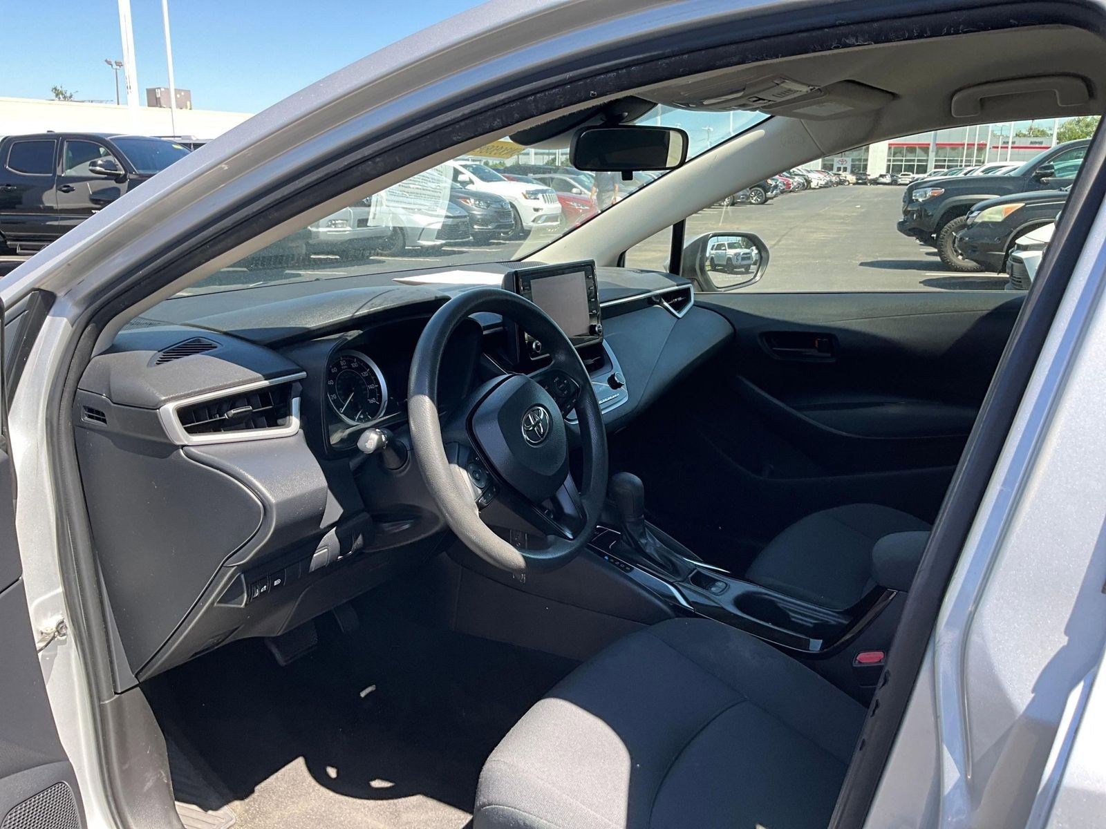 Used 2022 Toyota Corolla LE FWD image 16