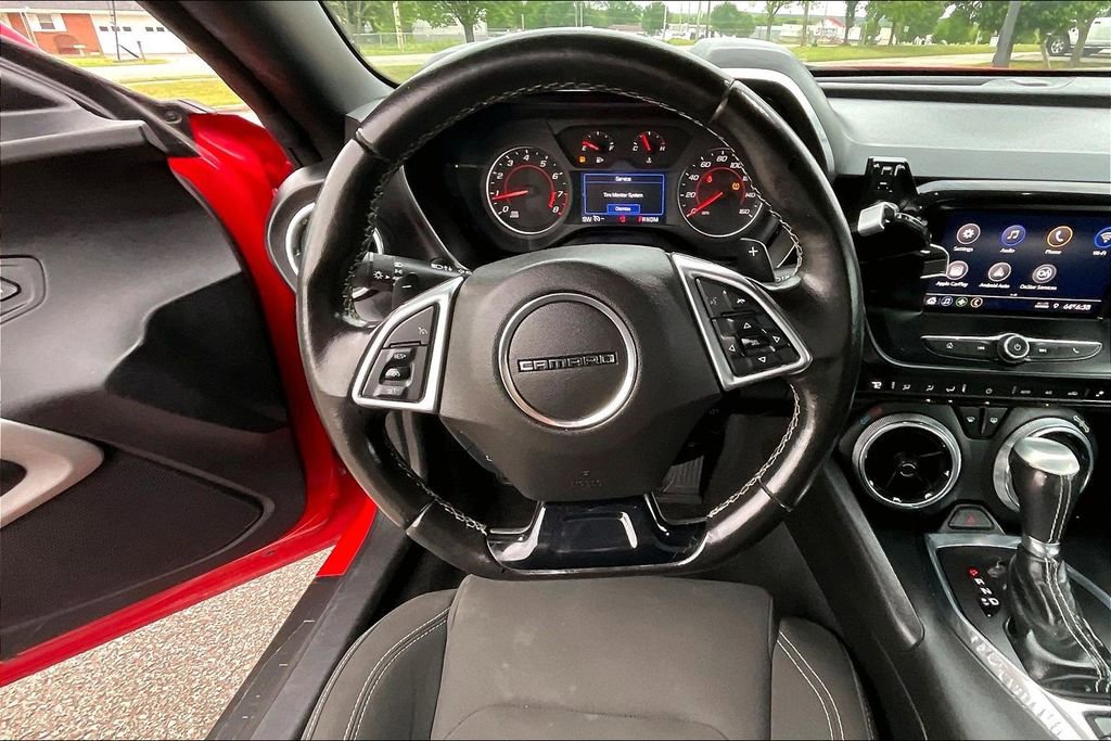 Used 2020 Chevrolet Camaro LT RWD image 5