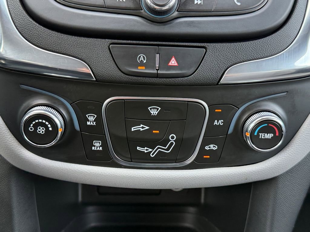 Used 2023 Chevrolet Equinox LS w/ LS Convenience Package FWD image 16