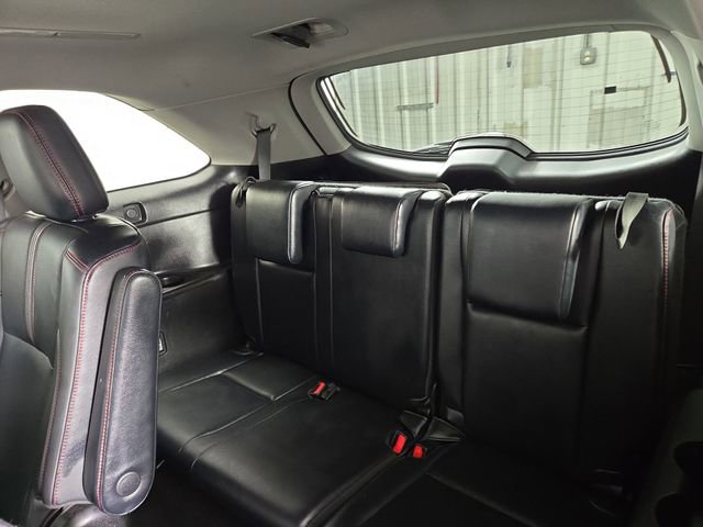 Used 2019 Toyota Highlander SE image 16