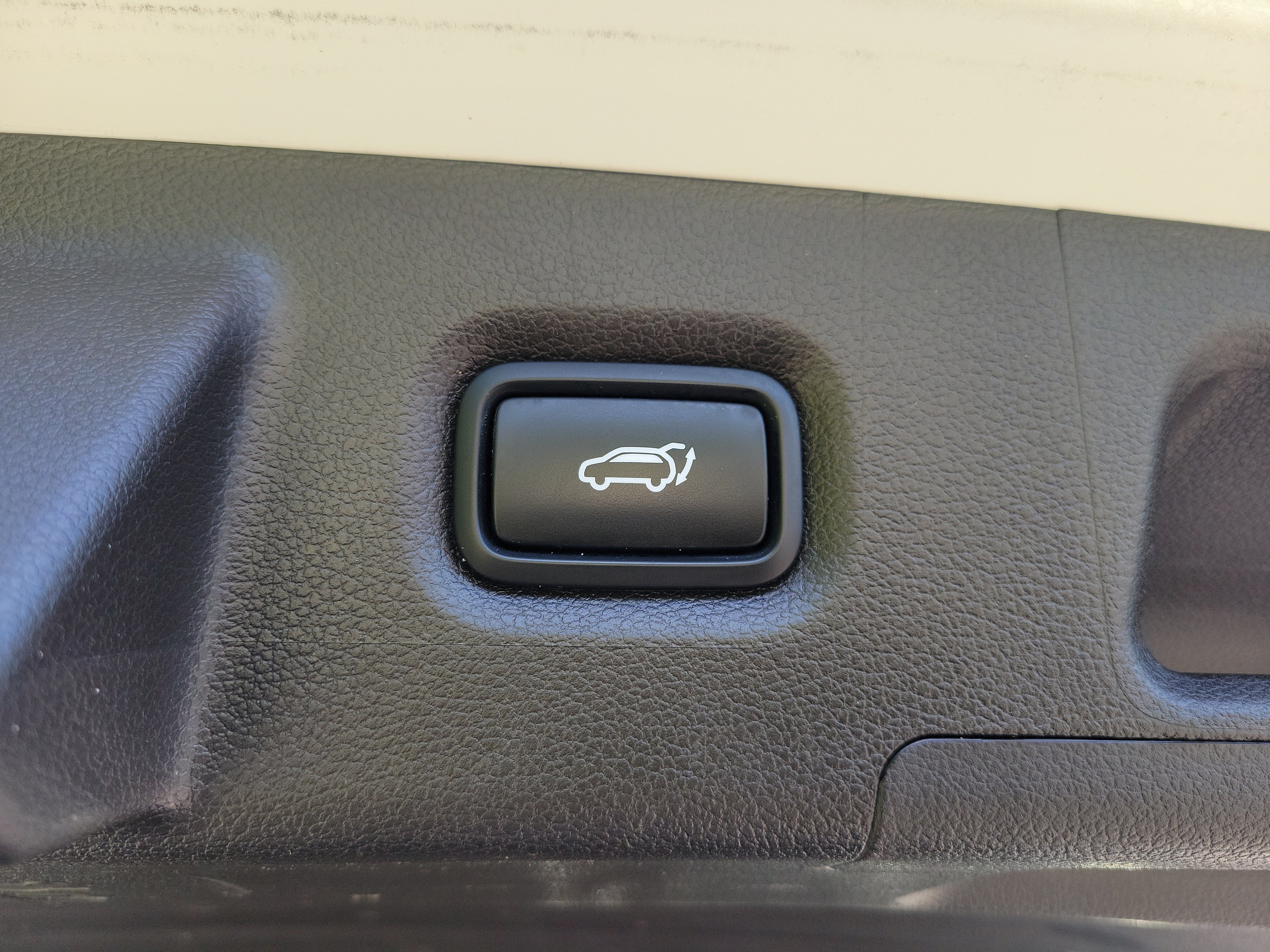 Used 2020 Hyundai Santa Fe SEL w/ Convenience + Premium Package FWD image 15