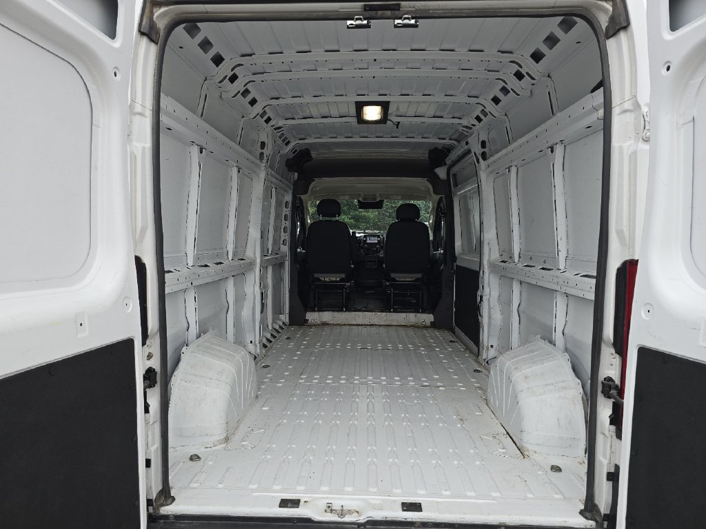 Used 2025 RAM ProMaster 2500 w/ Convenience Group FWD image 21