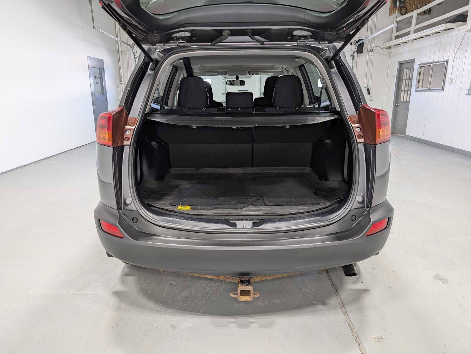 Used 2013 Toyota RAV4 XLE image 39