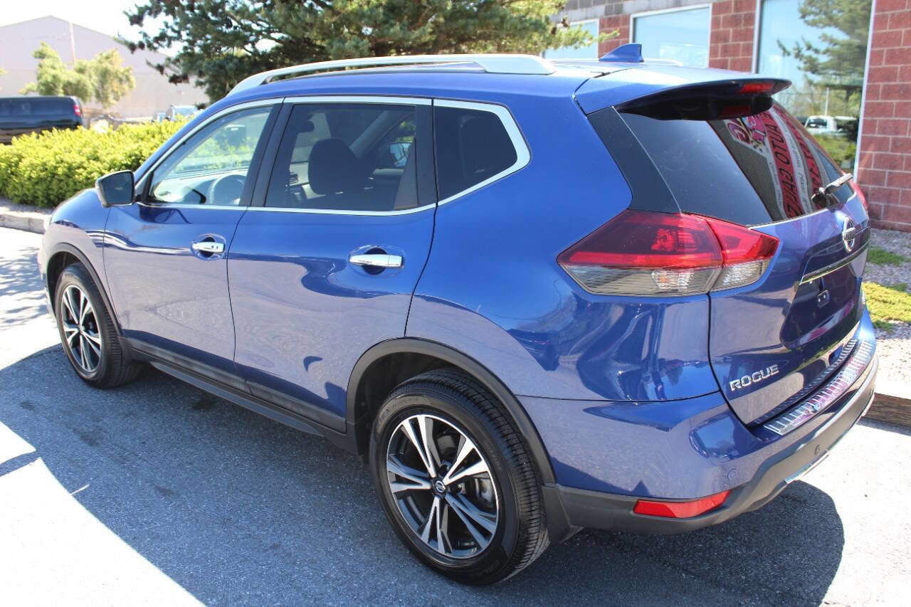 Used 2020 Nissan Rogue SV w/ Sun & Sound Touring Package AWD/4WD image 8