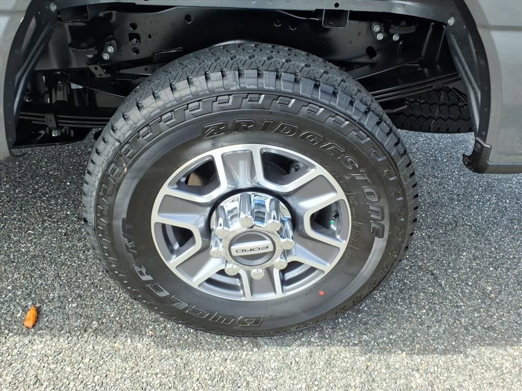 New 2026 Ford F350 Lariat w/ FX4 Off-Road Package image 8