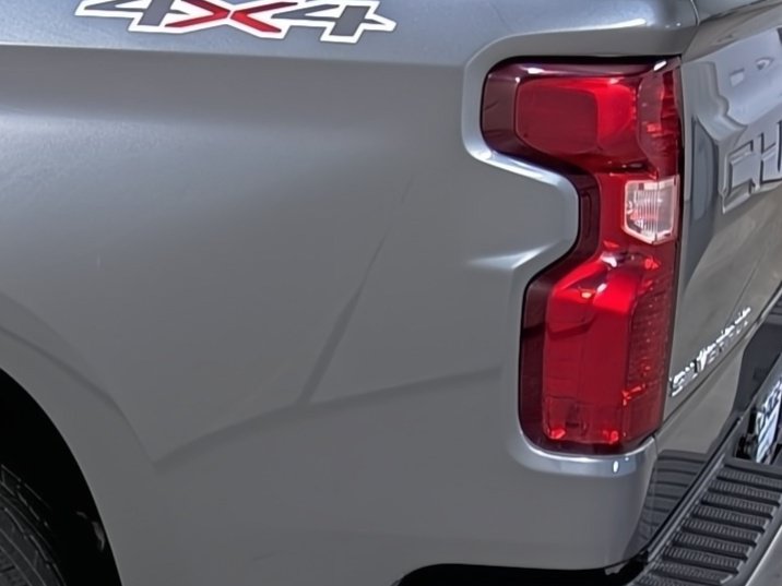 Used 2021 Chevrolet Silverado 1500 LT AWD/4WD image 10