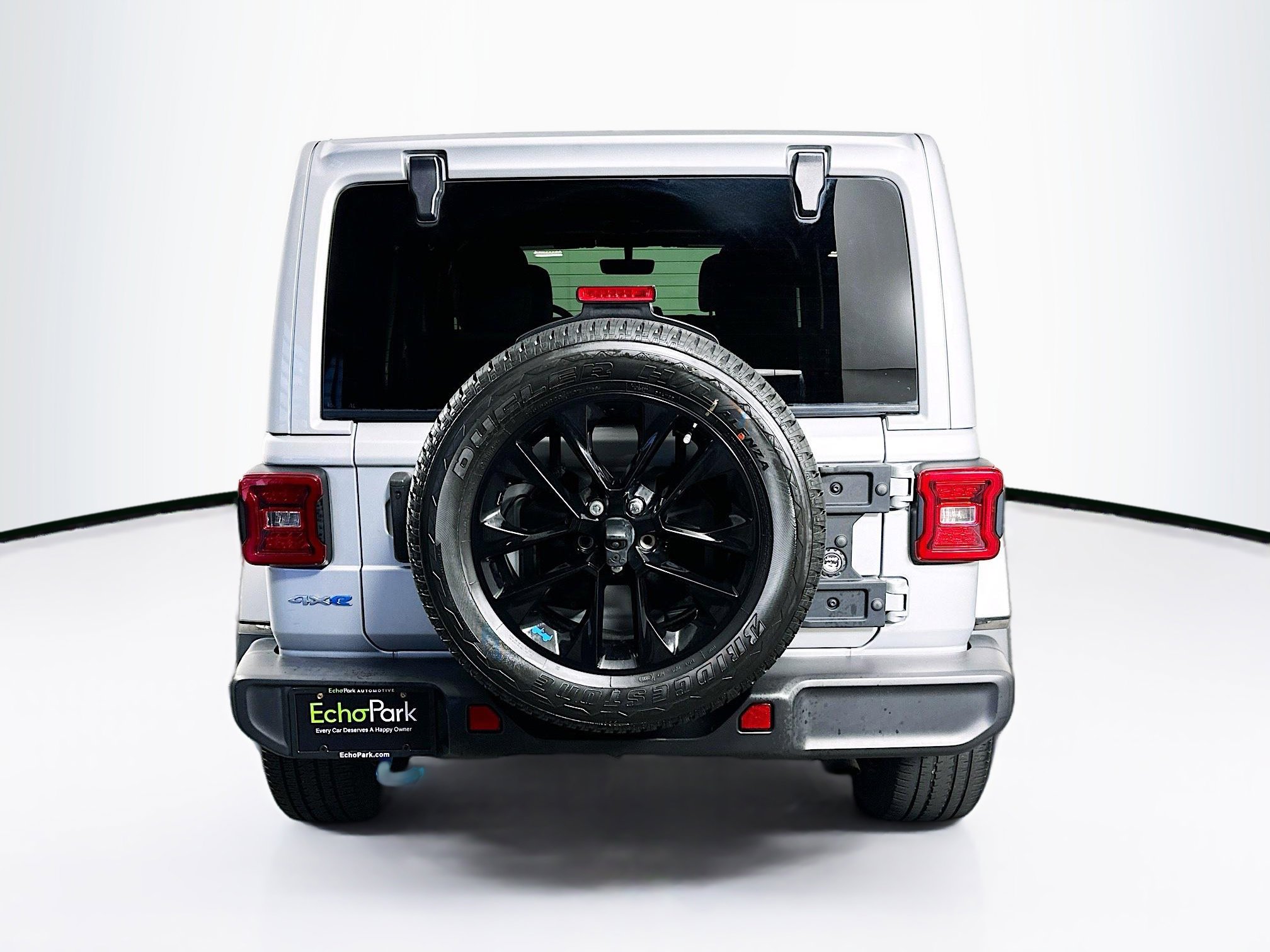 Used 2023 Jeep Wrangler Sahara w/ Cold Weather Group AWD/4WD image 7