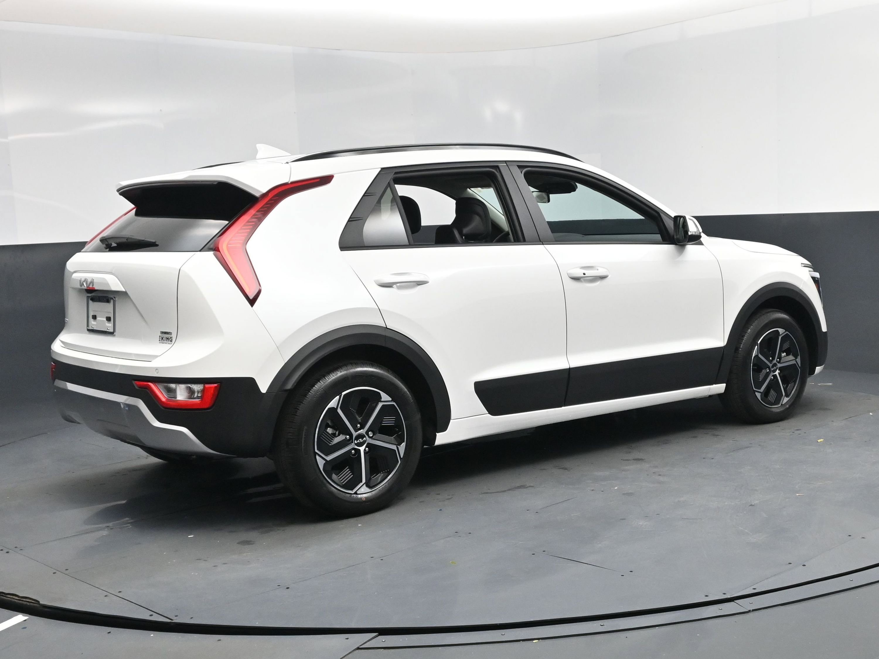 New 2026 Kia Niro EX image 4