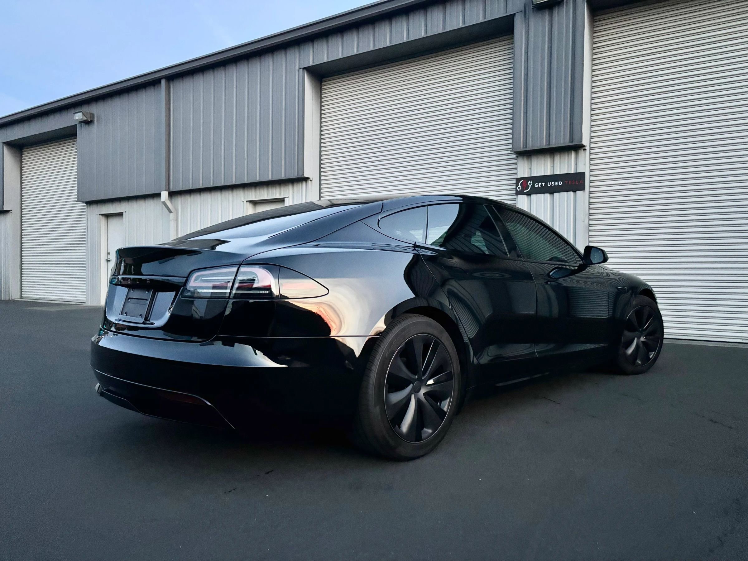 Used 2023 Tesla Model S Standard Range image 8