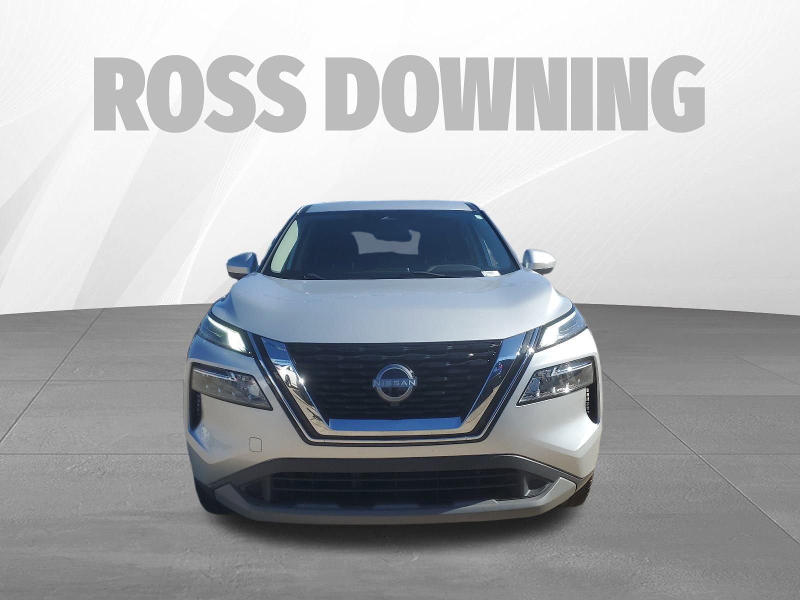 Used 2023 Nissan Rogue SV image 3