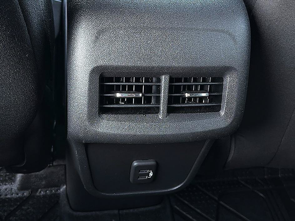 Used 2020 Chevrolet Equinox LS w/ LS Convenience Package FWD image 8