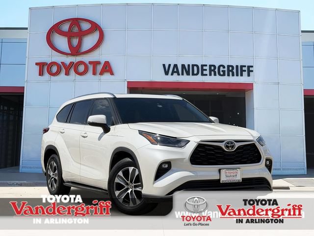 Used 2021 Toyota Highlander XLE