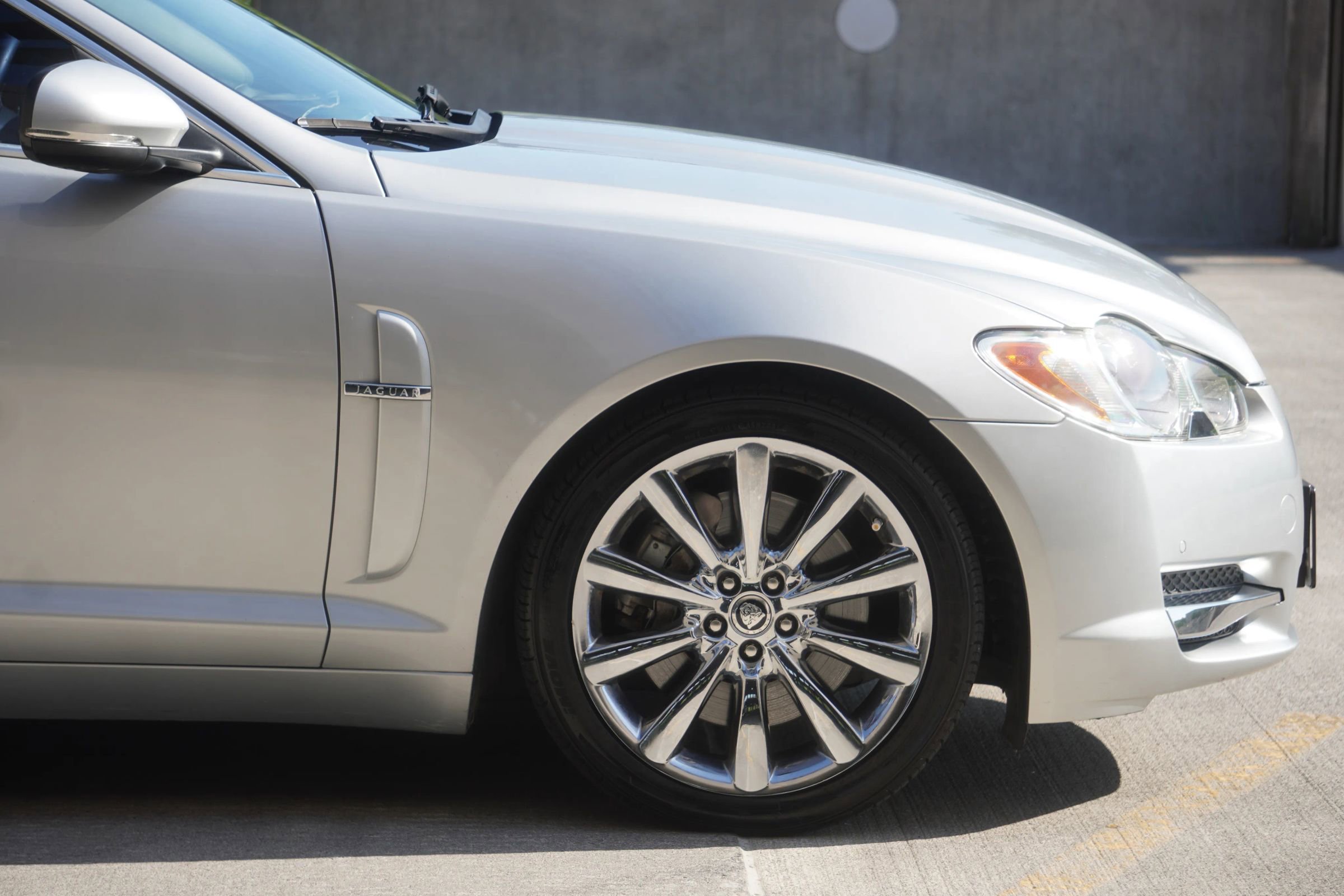 Used 2011 Jaguar XF Premium RWD image 25
