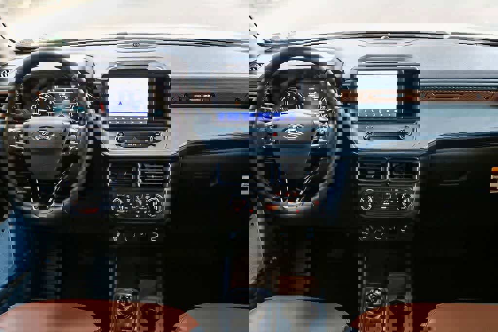 New 2024 Ford Maverick Lariat w/ 4K Tow Package image 12