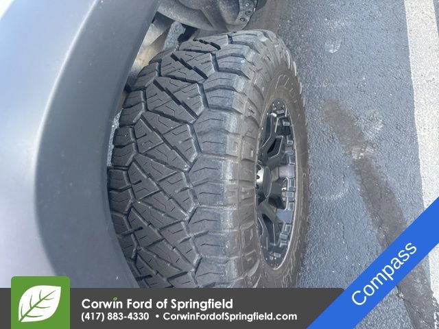 Used 2017 Toyota Tacoma TRD Sport image 9