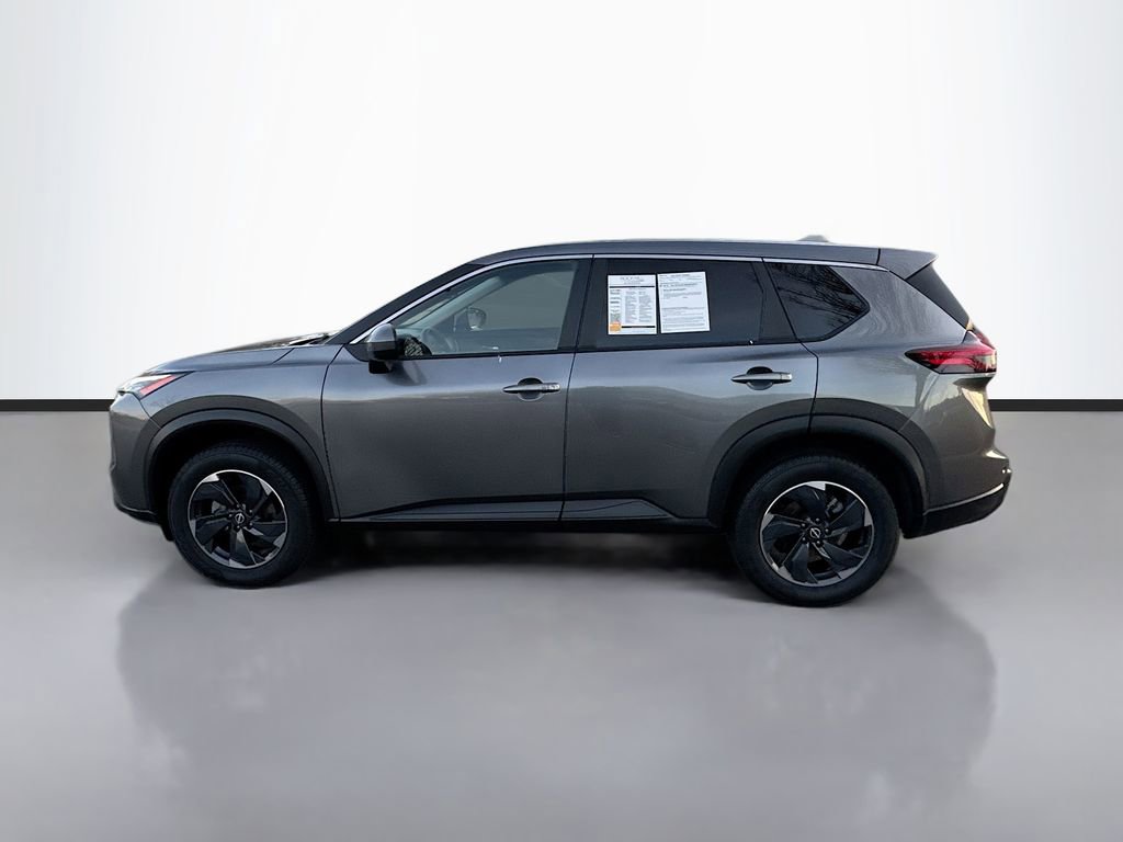 Used 2024 Nissan Rogue SV image 4