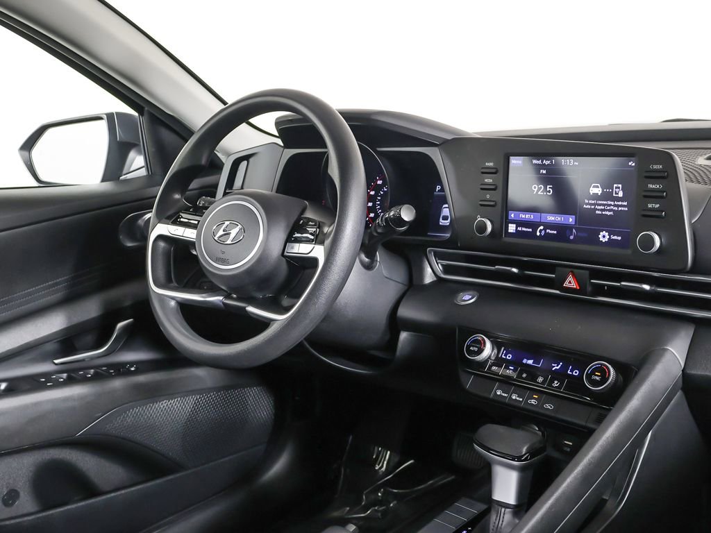 Used 2023 Hyundai Elantra SEL w/ Cargo Package image 23