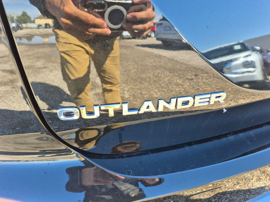 New 2026 Mitsubishi Outlander SE FWD image 13