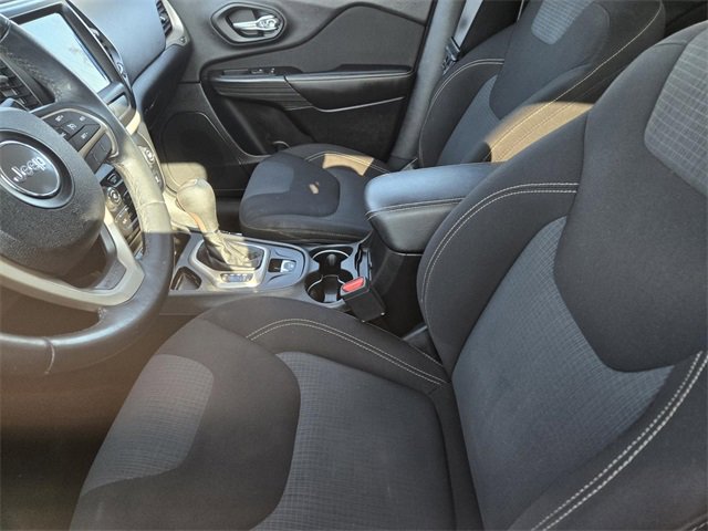 Used 2017 Jeep Cherokee Latitude image 9