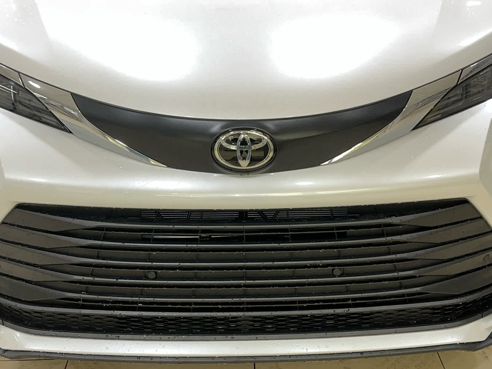 New 2026 Toyota Sienna XLE image 3