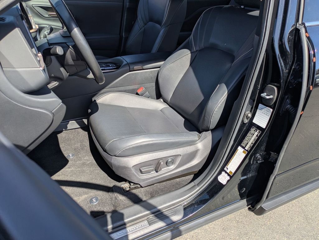 Used 2024 Toyota Crown Limited image 14