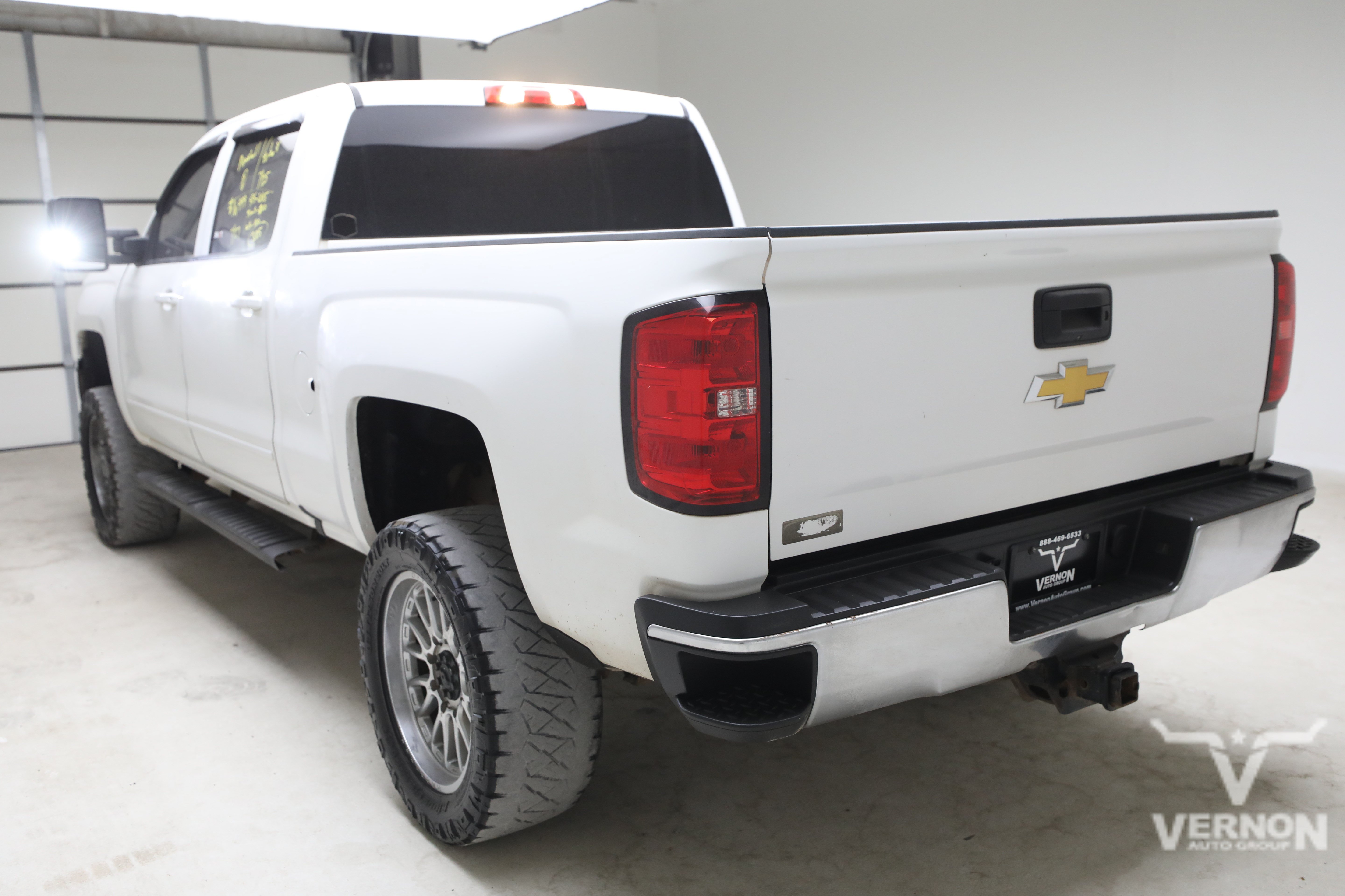 Used 2018 Chevrolet Silverado 2500 LT w/ LT Fleet Convenience Package AWD/4WD image 2