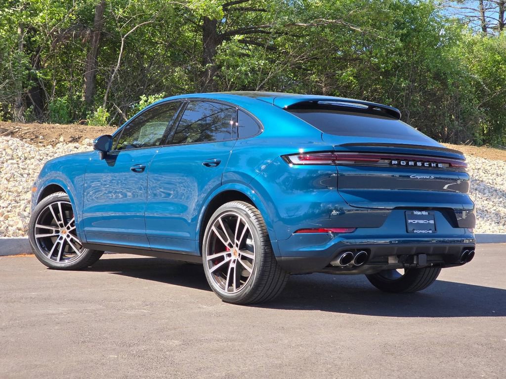 Used 2026 Porsche Cayenne S AWD/4WD image 3