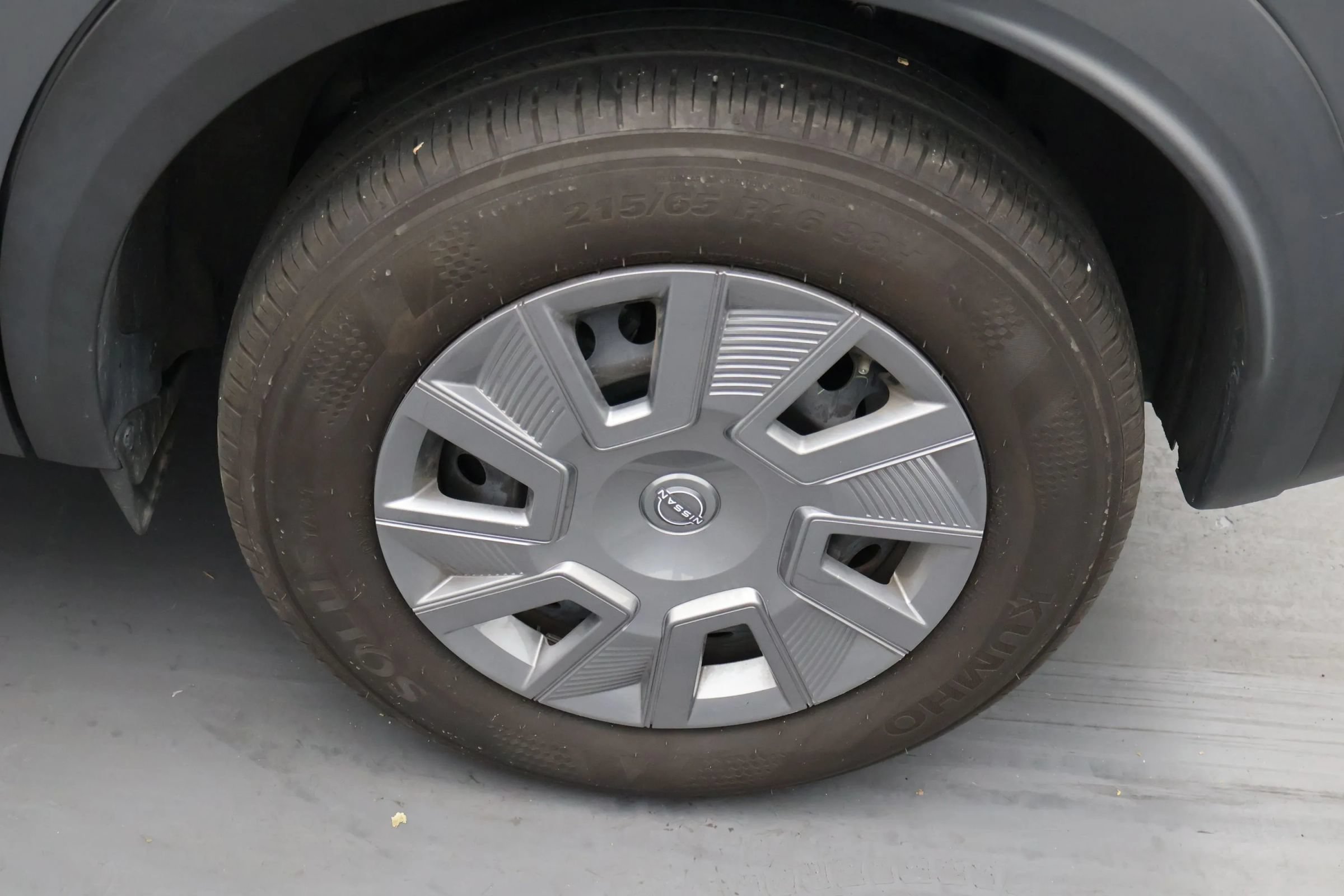 Used 2025 Nissan Kicks S AWD/4WD image 31