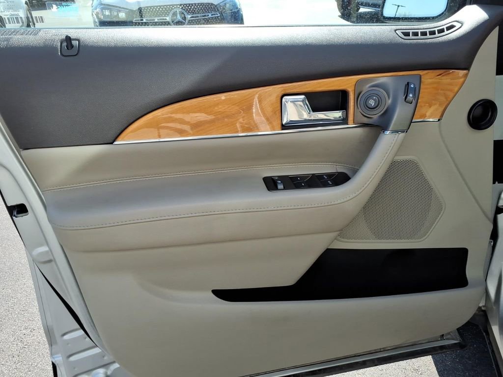 Used 2014 Lincoln MKX AWD w/ Equipment Group 101A image 10