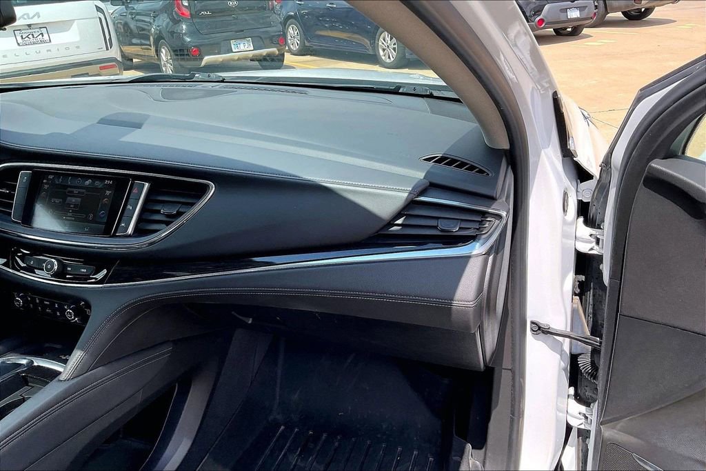 Used 2019 Buick Enclave Avenir w/ LPO, Cargo Package FWD image 15