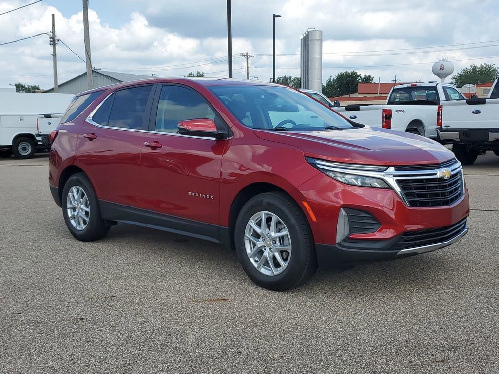 Used 2023 Chevrolet Equinox LT image 2