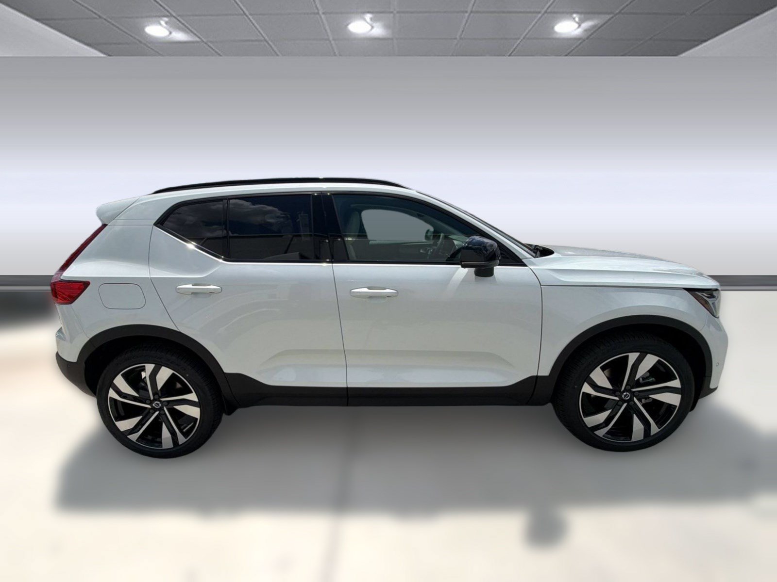 New 2026 Volvo XC40 B4 Plus w/ Climate Package FWD image 8