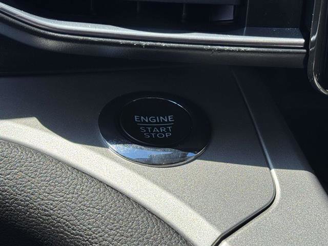 Used 2022 Ford Explorer XLT w/ Equipment Group 202A image 26