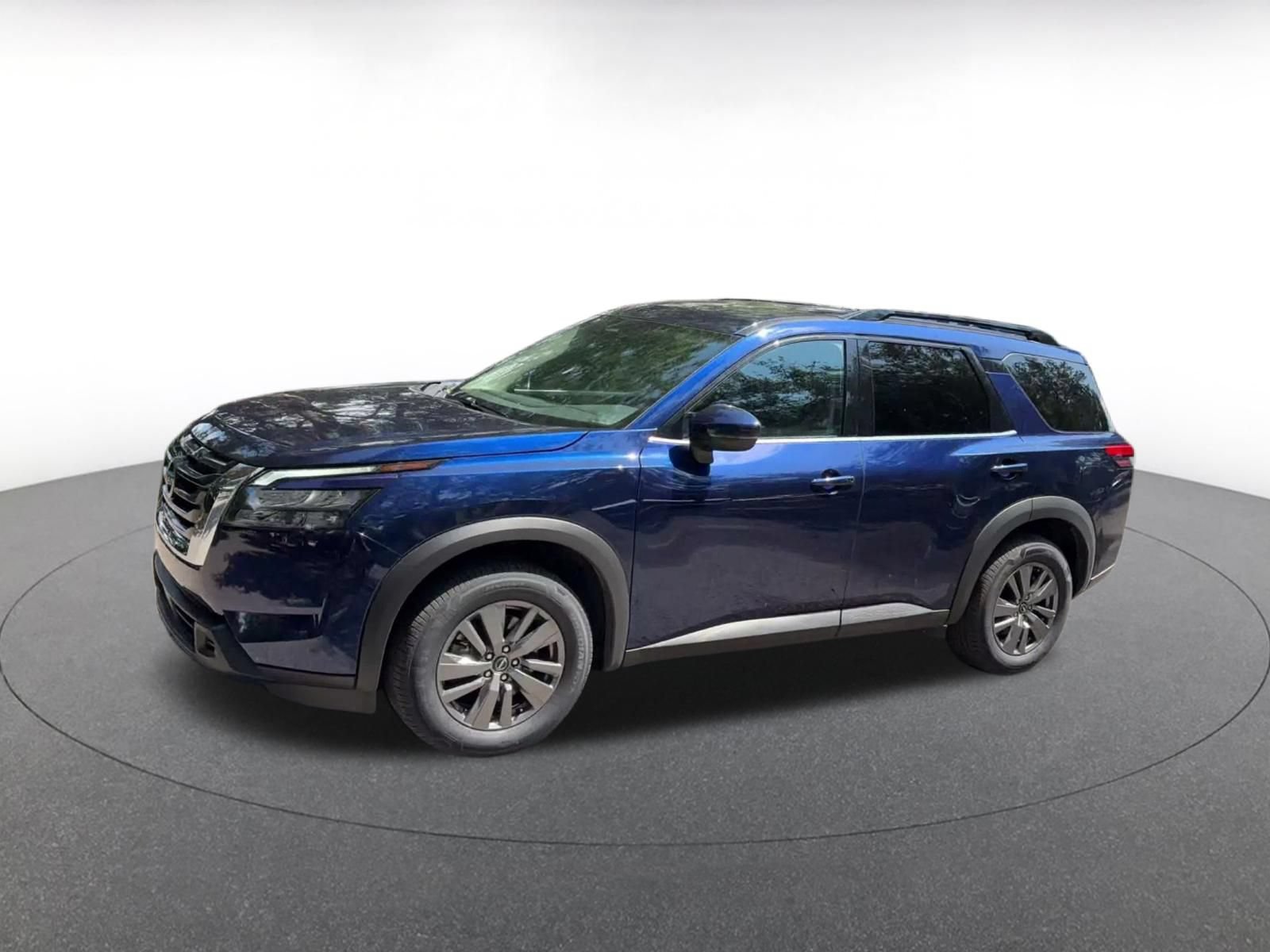 Used 2025 Nissan Pathfinder SV FWD image 7