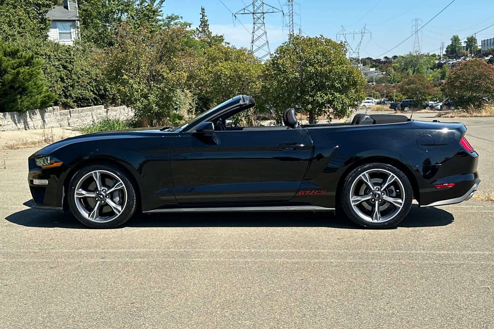 Used 2022 Ford Mustang GT Premium w/ Equipment Group 401A RWD image 5