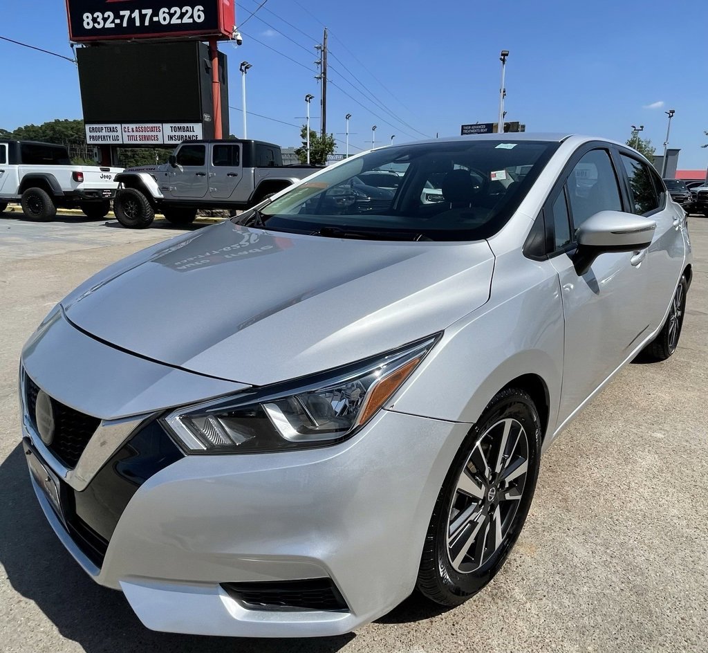 Used 2021 Nissan Versa SV image 4