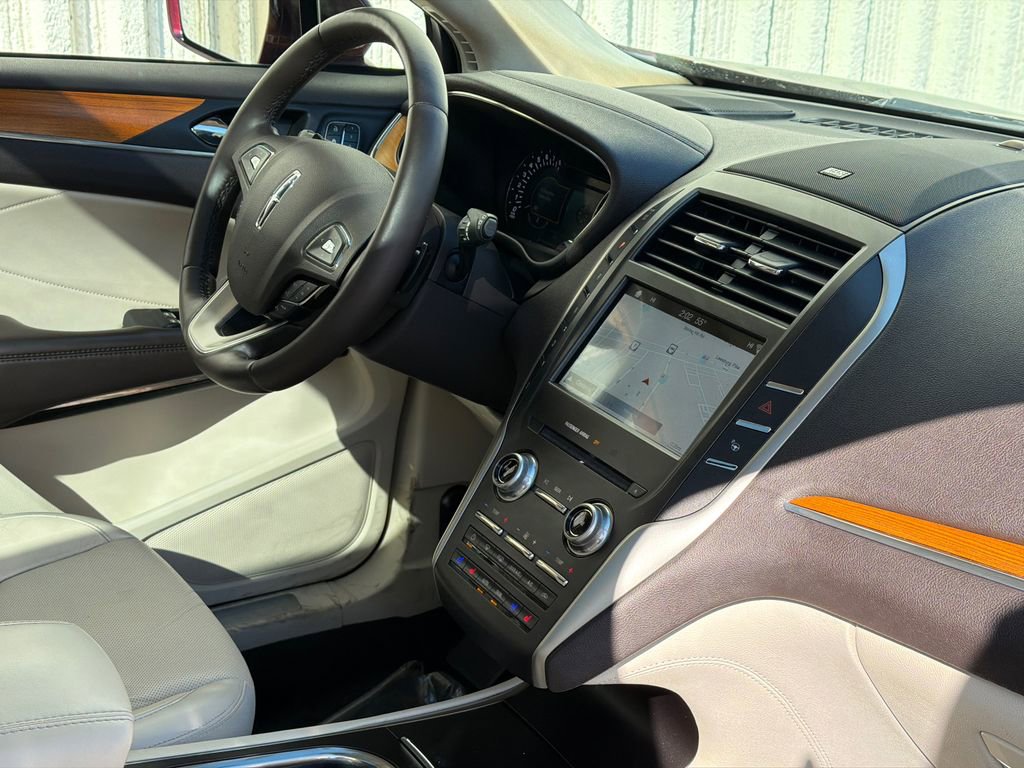 Used 2016 Lincoln MKC Reserve image 11