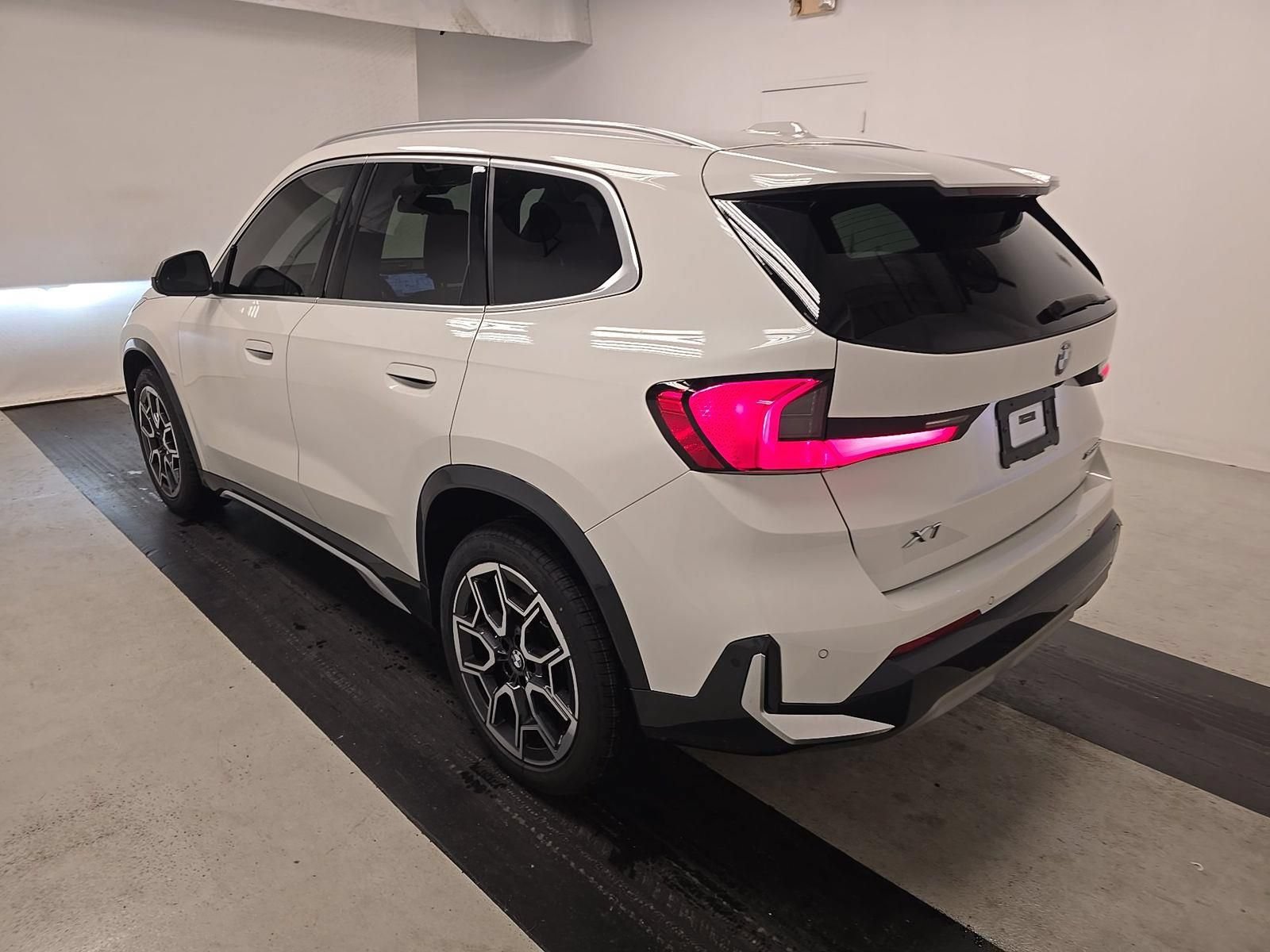 Used 2023 BMW X1 xDrive28i w/ Convenience Package AWD/4WD image 6