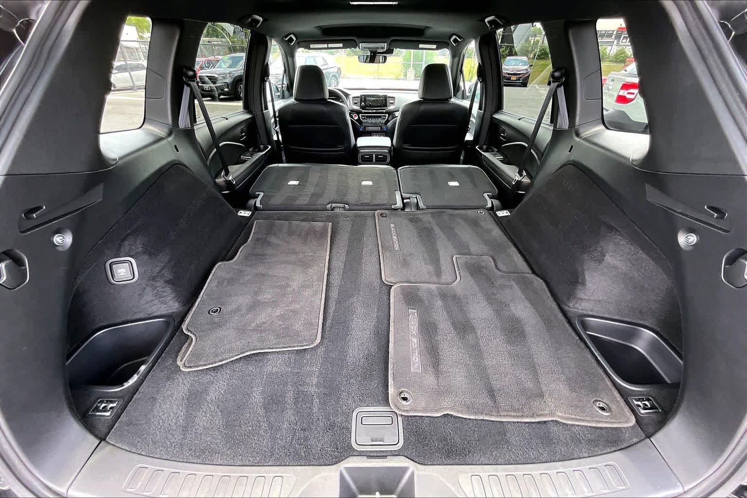 Used 2024 Honda Passport Black Edition image 32