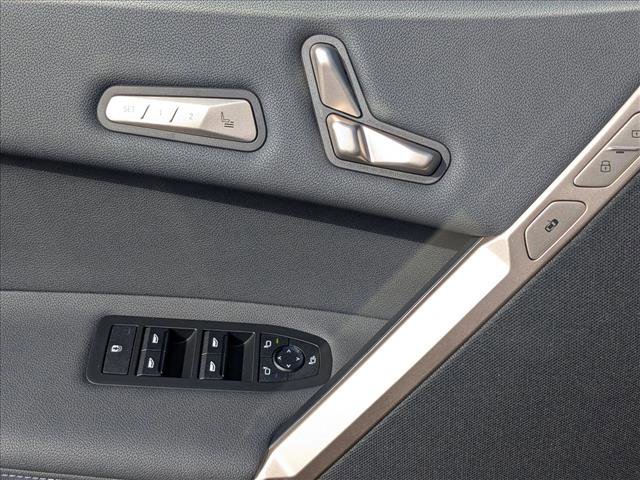 New 2026 BMW iX xDrive60 image 4