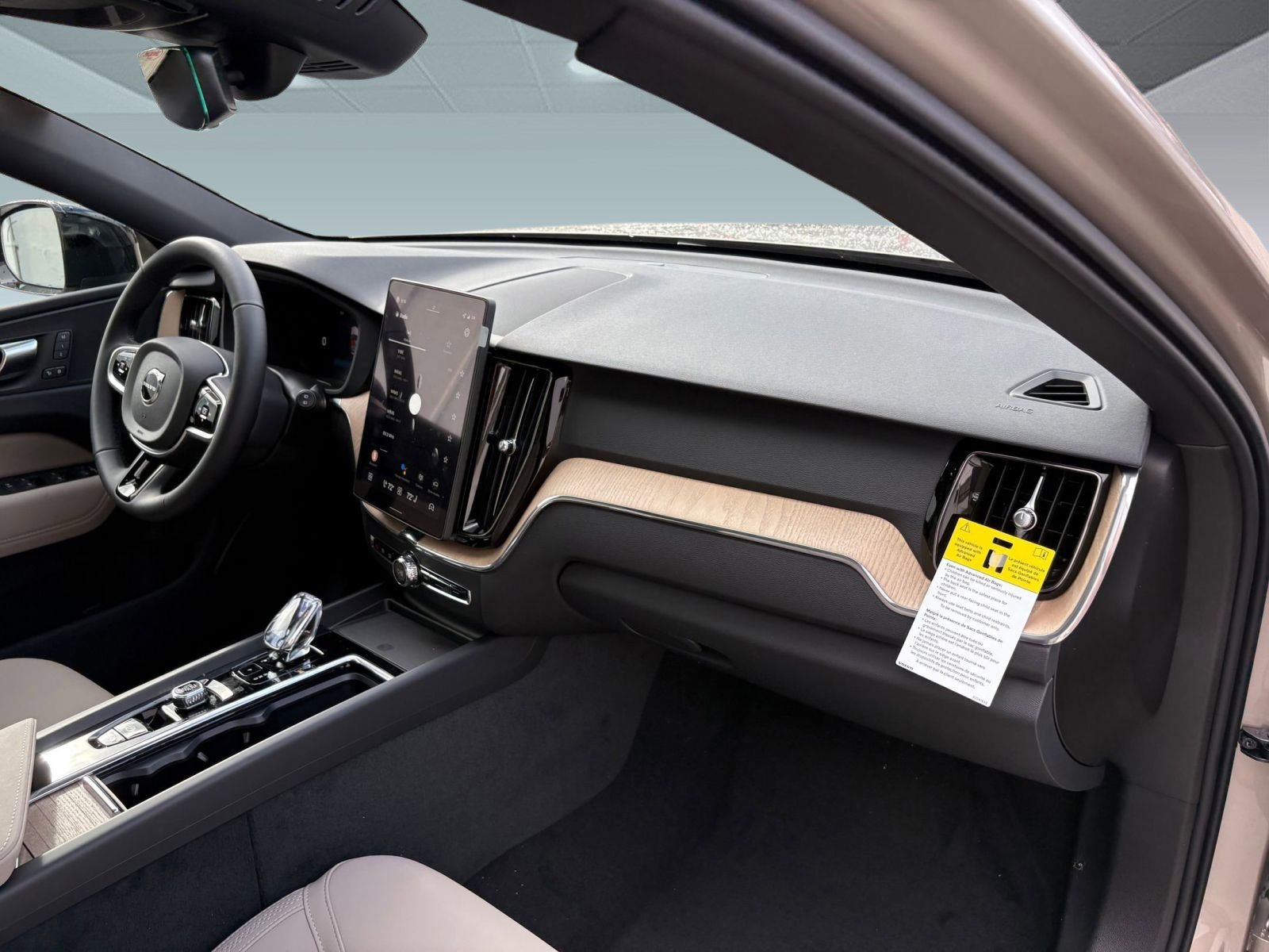 New 2026 Volvo XC60 B5 Plus w/ Climate Package image 28