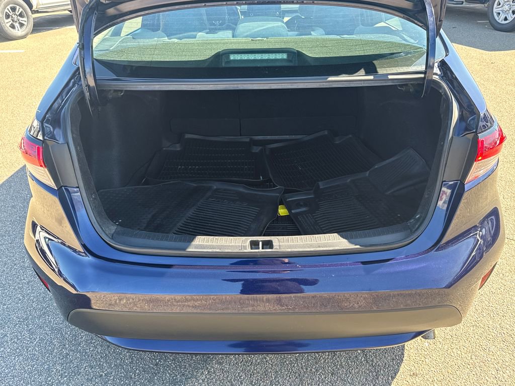 Used 2022 Toyota Corolla LE FWD image 37