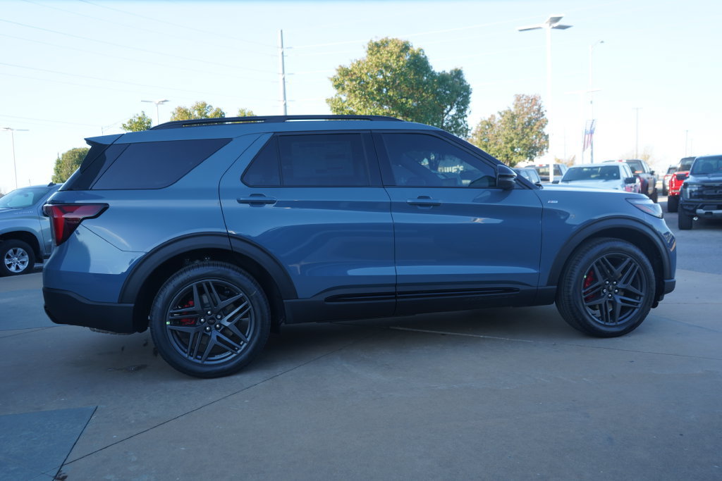 New 2027 Ford Explorer ST-Line w/ Premium Package AWD/4WD image 10