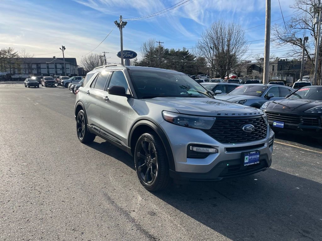 Used 2024 Ford Explorer ST-Line w/ Class IV Trailer Tow Package AWD/4WD image 8