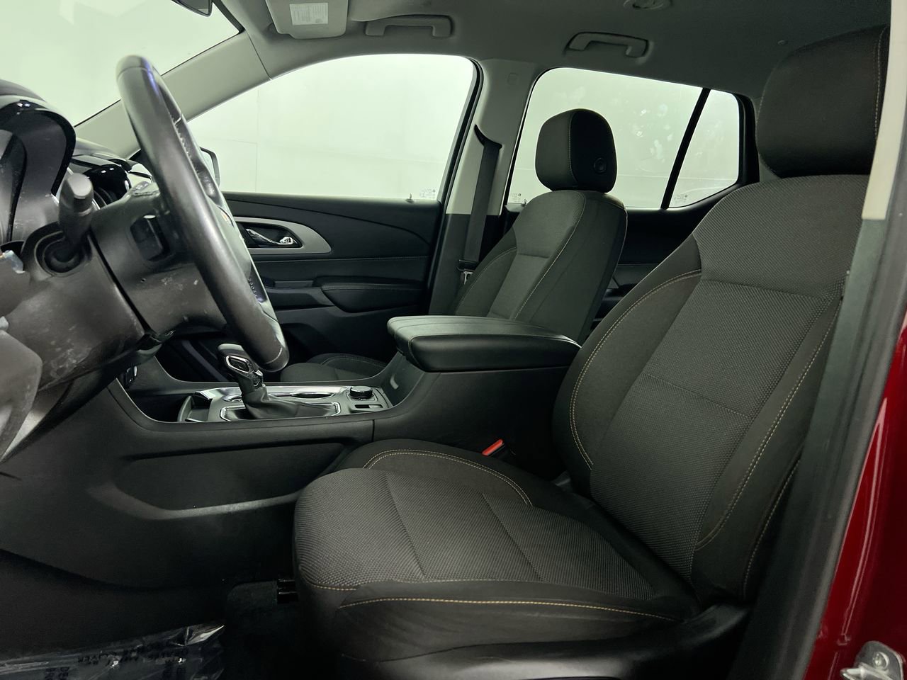 Used 2021 Chevrolet Traverse LT FWD image 12