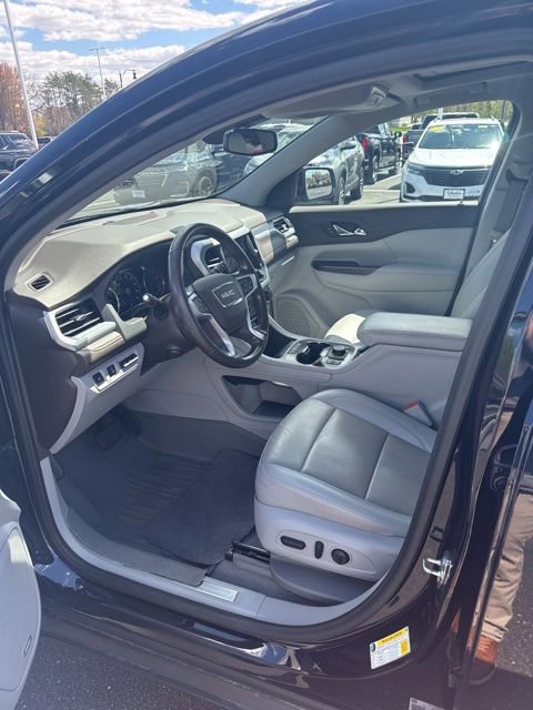 Used 2022 GMC Acadia SLT w/ Technology Package AWD/4WD image 13