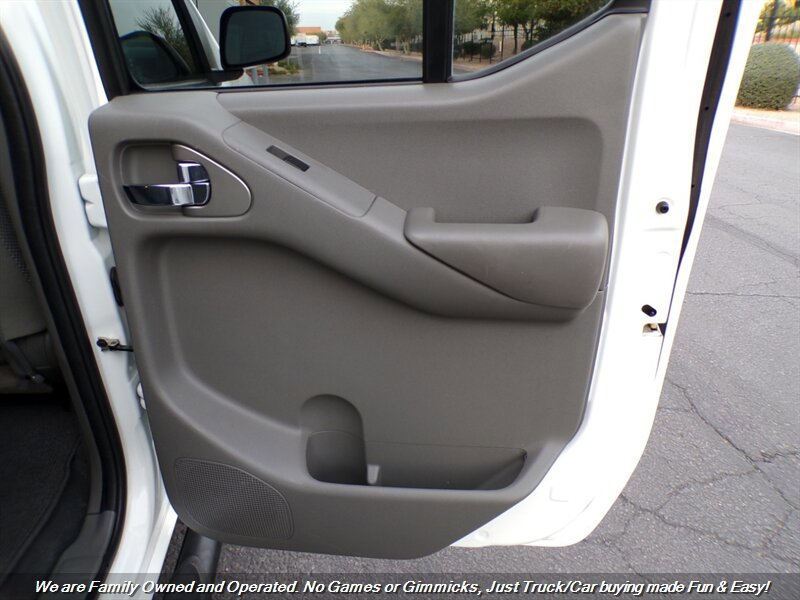 Used 2018 Nissan Frontier SV image 25